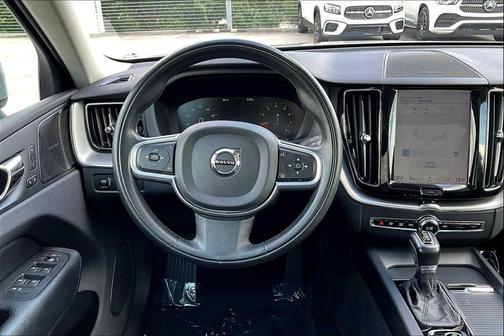 2019 Volvo XC60 T5 Momentum