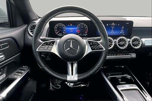 Polar White 2025 Mercedes-Benz GLB 250 Base