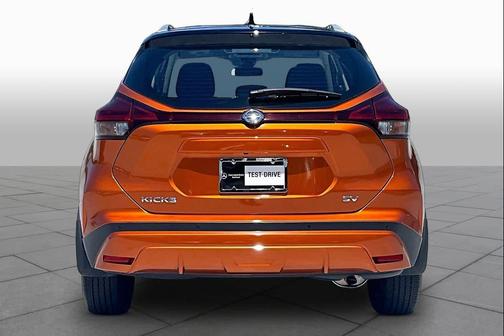 Monarch Orange/Super Black 2021 Nissan Kicks SV