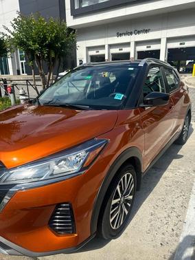Monarch Orange/Super Black 2021 Nissan Kicks SV