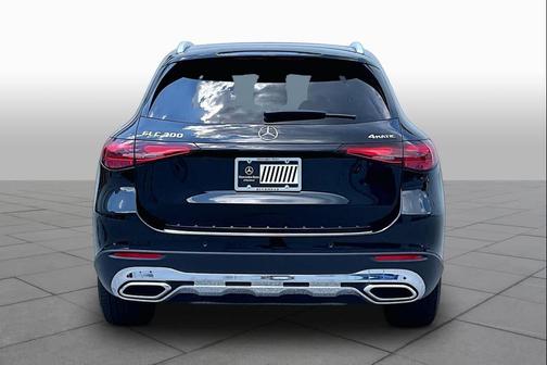 Obsidian Black Metallic 2023 Mercedes-Benz GLC 300 4MATIC