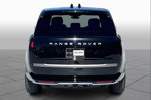 BLACK 2025 Land Rover Range Rover P400 SE