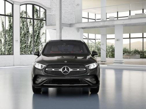 Graphite Grey Metallic 2026 Mercedes-Benz GLC 300 Base