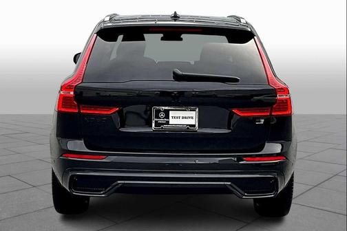 2024 Volvo XC60 Recharge Plug-In Hybrid T8 Ultimate Black Edition