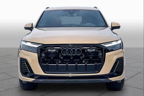 Sakhir Gold Metallic 2025 Audi Q7 45 Premium Plus