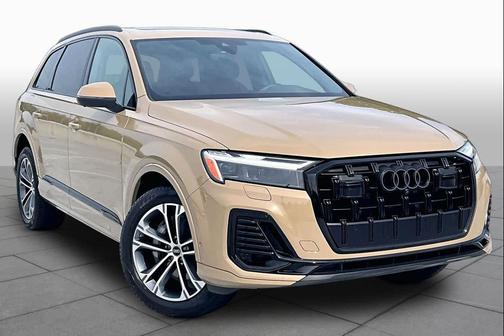 Sakhir Gold Metallic 2025 Audi Q7 45 Premium Plus