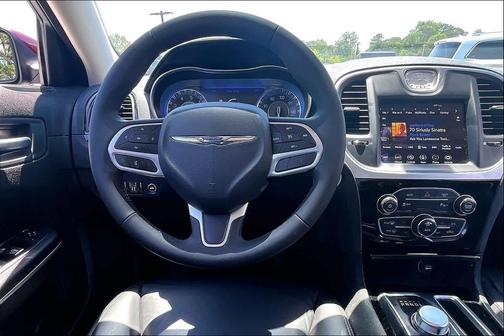 Velvet Red Pearlcoat 2023 Chrysler 300 Touring