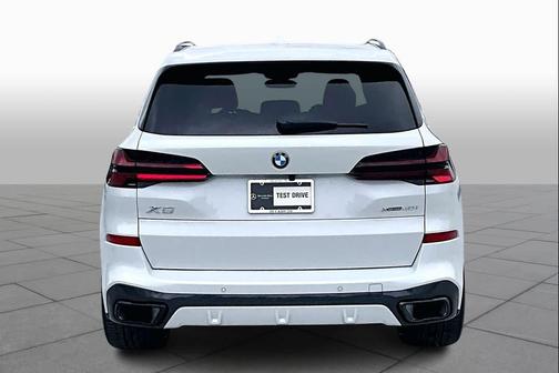 Mineral White Metallic 2026 BMW X5 xDrive40i