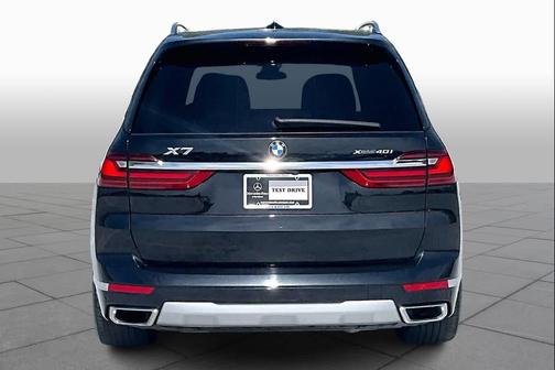 Black Sapphire Metallic 2022 BMW X7 xDrive40i