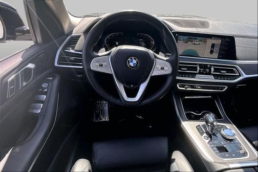 Black Sapphire Metallic 2022 BMW X7 xDrive40i