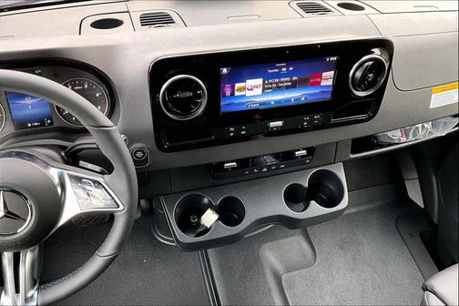 2026 Mercedes-Benz Sprinter 2500 High Roof