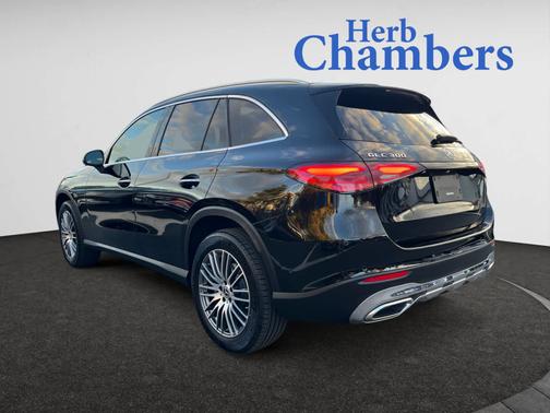 2025 Mercedes-Benz GLC 300 