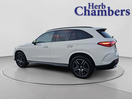 2025 Mercedes-Benz GLC 300 