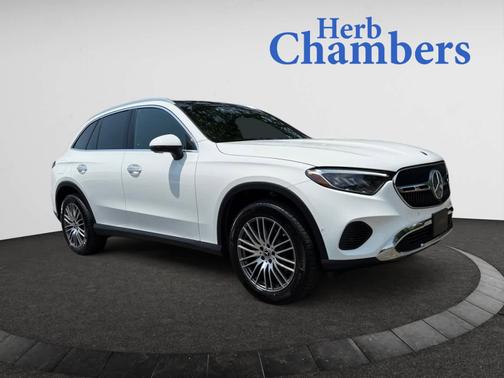 2025 Mercedes-Benz GLC 300