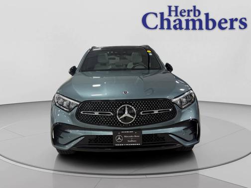 2025 Mercedes-Benz GLC 300 