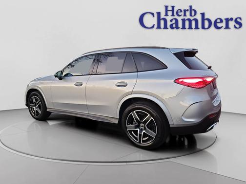 2025 Mercedes-Benz GLC 300 