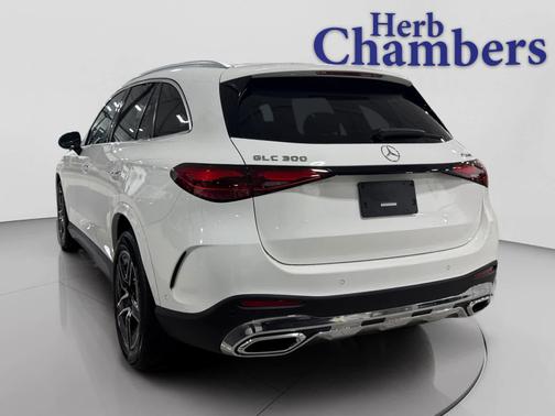 2025 Mercedes-Benz GLC 300 