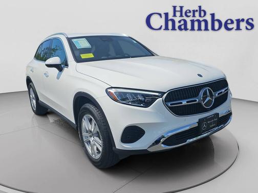 Polar White 2026 Mercedes-Benz GLC 300
