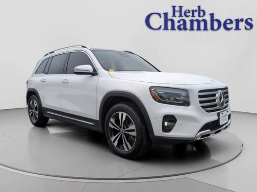 Polar White 2025 Mercedes-Benz GLB 250