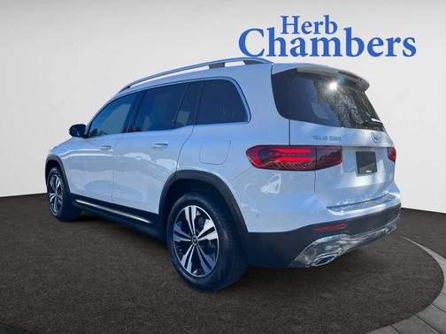 2025 Mercedes-Benz GLB 250 4MATIC