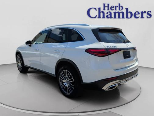 Polar White 2026 Mercedes-Benz GLC 300 4MATIC