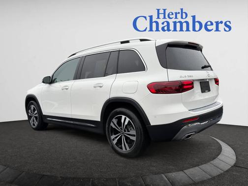 2025 Mercedes-Benz GLB 250