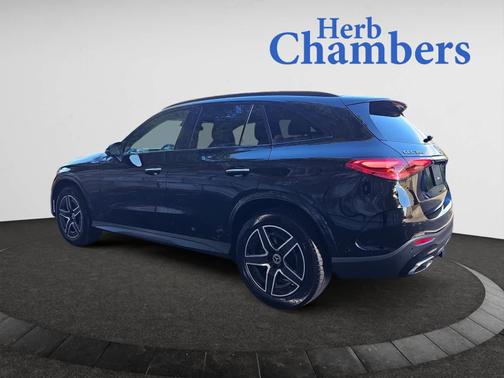 2025 Mercedes-Benz GLC 300 