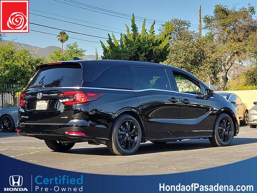 Crystal Black Pearl 2023 Honda Odyssey
