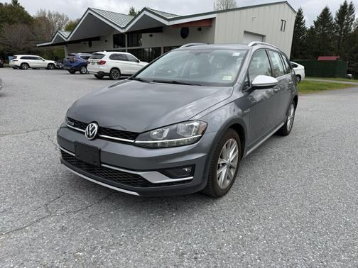 Platinum Gray Metallic 2018 Volkswagen Golf Alltrack TSI S