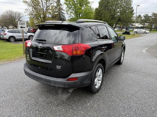 Black 2013 Toyota RAV4 XLE