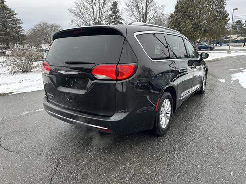 2018 Chrysler Pacifica Touring-L