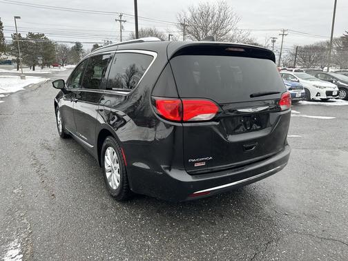 2018 Chrysler Pacifica Touring-L