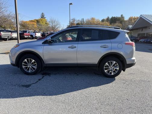 Silver Sky Metallic 2018 Toyota RAV4 Hybrid LE