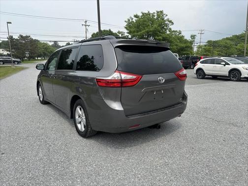 2018 Toyota Sienna LE