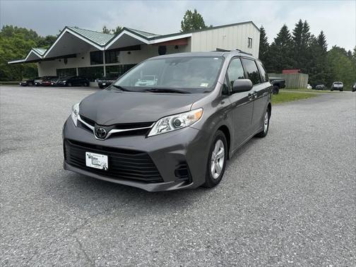 2018 Toyota Sienna LE