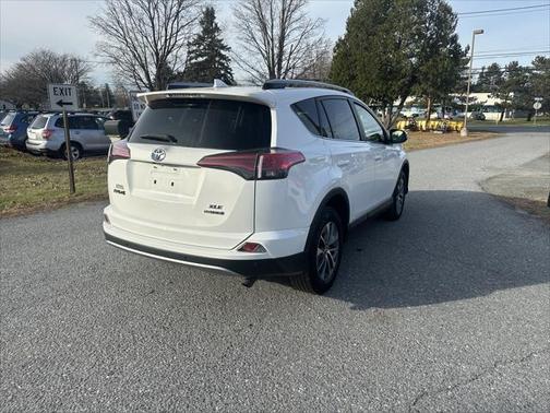 2017 Toyota RAV4 Hybrid XLE