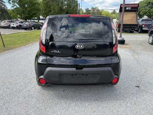 Black 2014 Kia Soul +