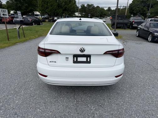 White 2019 Volkswagen Jetta 1.4T SE