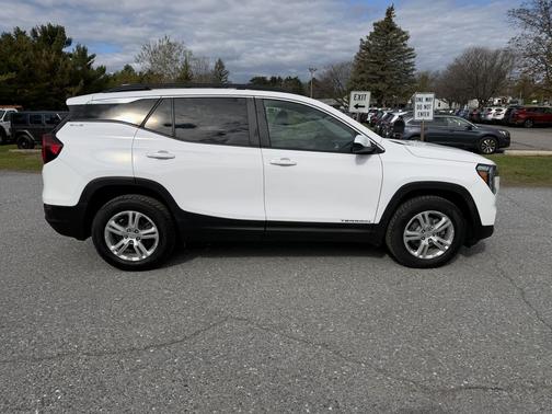 Summit White 2022 GMC Terrain SLE