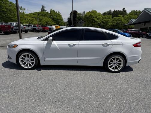 White 2014 Ford Fusion Titanium