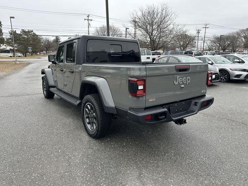2021 Jeep Gladiator Overland