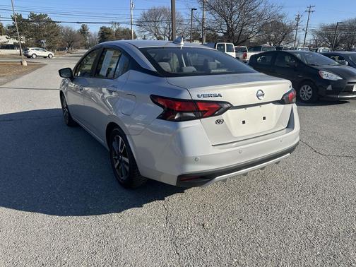 2021 Nissan Versa 1.6 SV