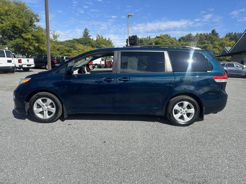2012 Toyota Sienna LE