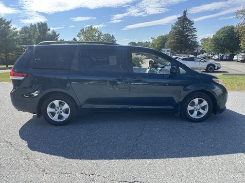 2012 Toyota Sienna LE