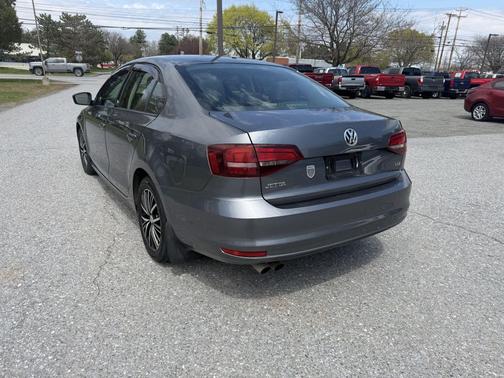 Platinum Gray Metallic 2018 Volkswagen Jetta 1.4T SE