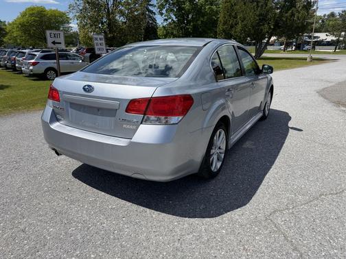 Ice Silver Metallic 2013 Subaru Legacy Premium