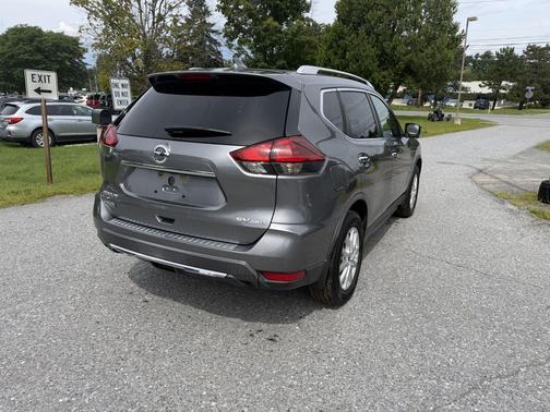 Gun Metallic 2018 Nissan Rogue SV