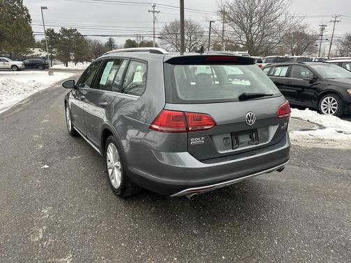 2017 Volkswagen Golf Alltrack TSI S