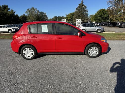 2011 Nissan Versa 1.8 S