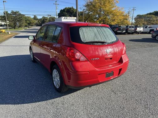 2011 Nissan Versa 1.8 S